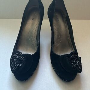Tahari Black Women's Shoes with Bow Detail Size 8